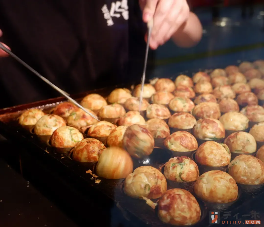 Takoyaki - Đặc sản đường phố của Osaka